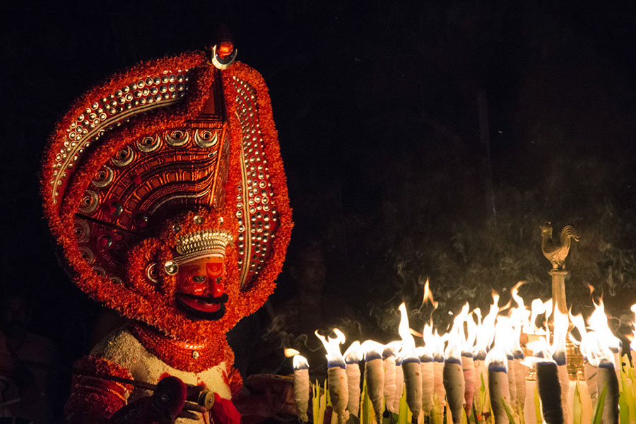 %_tempFileName4961%20Theyyam%